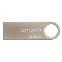 - Kingston DataTraveler SE9 32GB(DTSE9H/32GB)